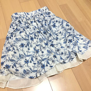 ザラ(ZARA)のZARA ホワイト×ブルー 春夏向けスカート(ひざ丈スカート)
