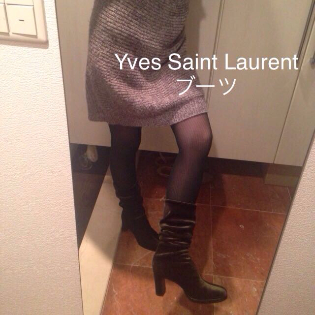 Saint Laurent(サンローラン)のイブサンローラン☆ベロアブーツ レディースの靴/シューズ(ブーツ)の商品写真