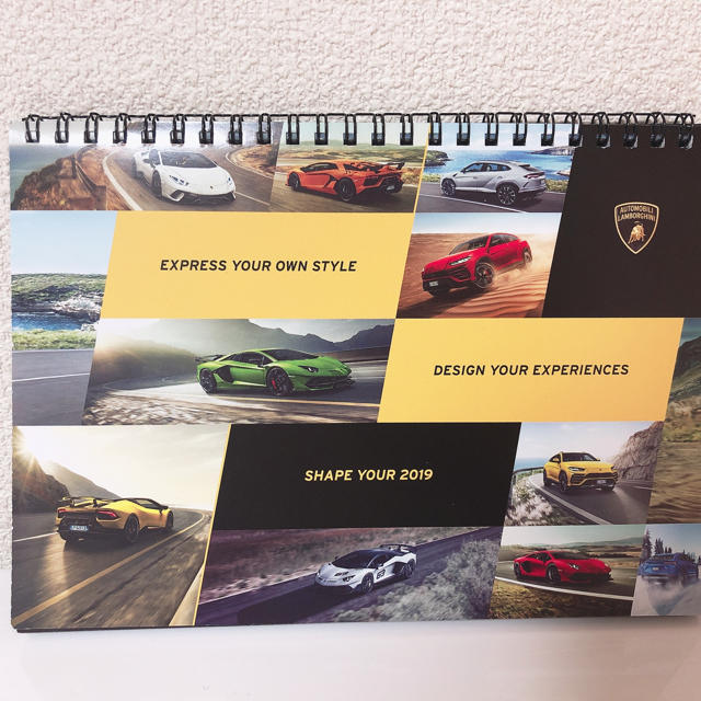 Lamborghini(ランボルギーニ)の〘新品未使用〙ランボルギーニ 卓上カレンダー2019 インテリア/住まい/日用品の文房具(カレンダー/スケジュール)の商品写真