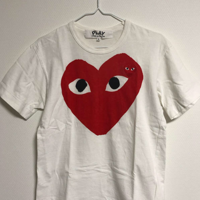 COMME des GARCONS(コムデギャルソン)の送料込み コムデギャルソン PLAY Tシャツ Sサイズ メンズのトップス(Tシャツ/カットソー(半袖/袖なし))の商品写真