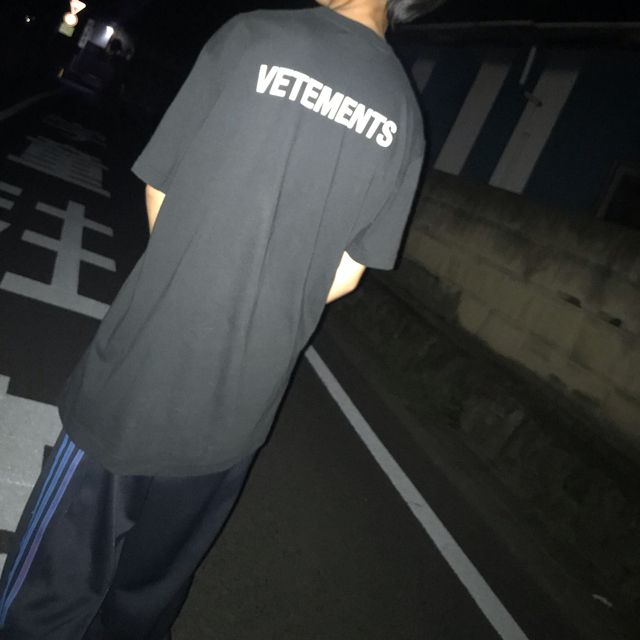 saintvêtement (saintv・tement)(サンベットモン)のvetements STAFF Tシャツ メンズのトップス(Tシャツ/カットソー(半袖/袖なし))の商品写真