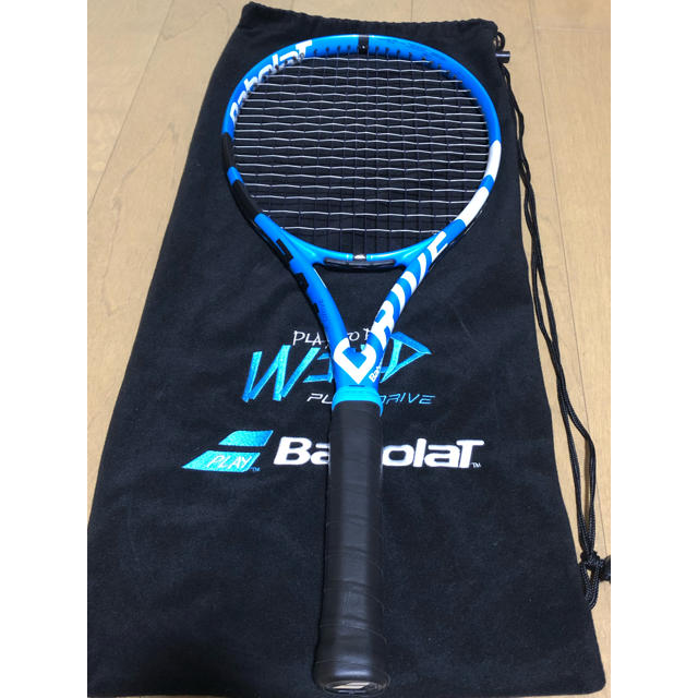 Babolat(バボラ)のPUREDRIVE2018最新機種 極美品☆チューンアップ有りの為安めに出品☆ スポーツ/アウトドアのテニス(ラケット)の商品写真