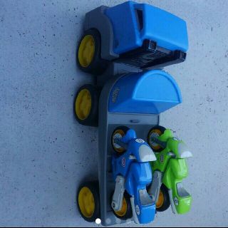 リトルタイクス(Little Tikes)の【絶版品】リトルタイクス　トラック＆バイク２台(電車のおもちゃ/車)