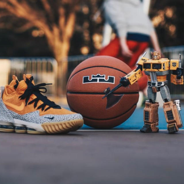 atmos(アトモス)のTRANSFORMERS CONVOY  LEBRON エンタメ/ホビーのおもちゃ/ぬいぐるみ(模型/プラモデル)の商品写真