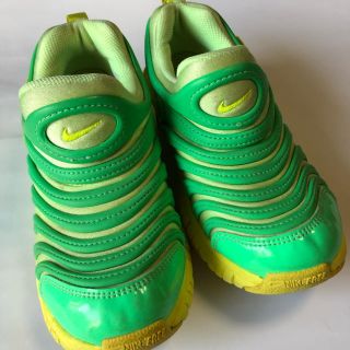 ナイキ(NIKE)の【週末お値下げ】ナイキダイナモフリー  19センチ(スニーカー)