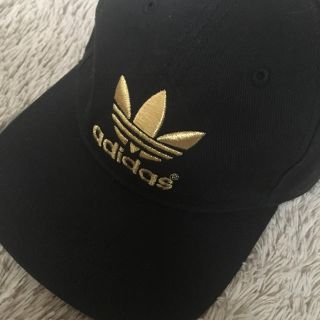 アディダス(adidas)のadidas キャップ 金黒(キャップ)