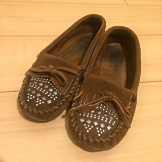 ミネトンカ(Minnetonka)のミネトンカ スタッズ×ブラウン(ハイヒール/パンプス)