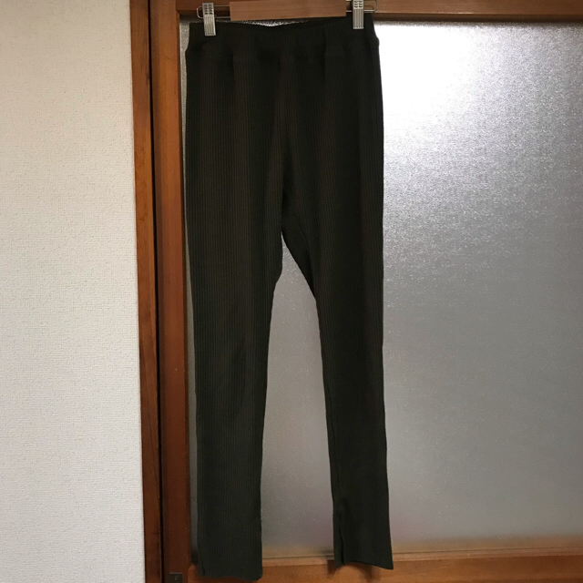 BEAUTY&YOUTH UNITED ARROWS(ビューティアンドユースユナイテッドアローズ)のlittle Suzie Slit Rib Leggings レディースのレッグウェア(レギンス/スパッツ)の商品写真