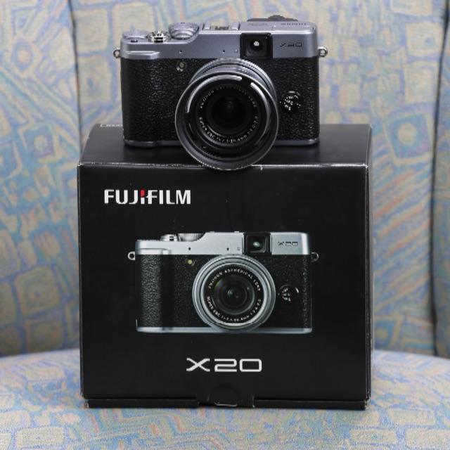 FUJIFILM X20シルバーコンパクトデジタルカメラ