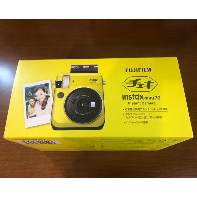 富士フイルム(フジフイルム)のチェキ instax mini 70 Yellow スマホ/家電/カメラのカメラ(フィルムカメラ)の商品写真