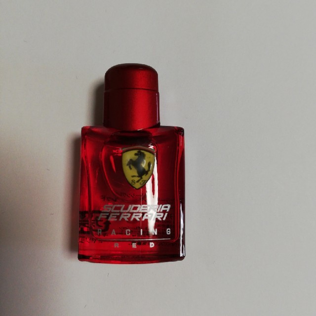Ferrari(フェラーリ)のフェラーリ　レーシングレッド　オードトワレ コスメ/美容の香水(ユニセックス)の商品写真