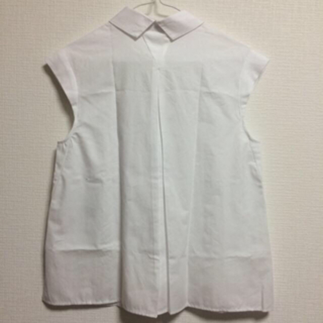 ZARA(ザラ)の新品 ZARA ザラ  4/21まで出品 レディースのトップス(Tシャツ(半袖/袖なし))の商品写真