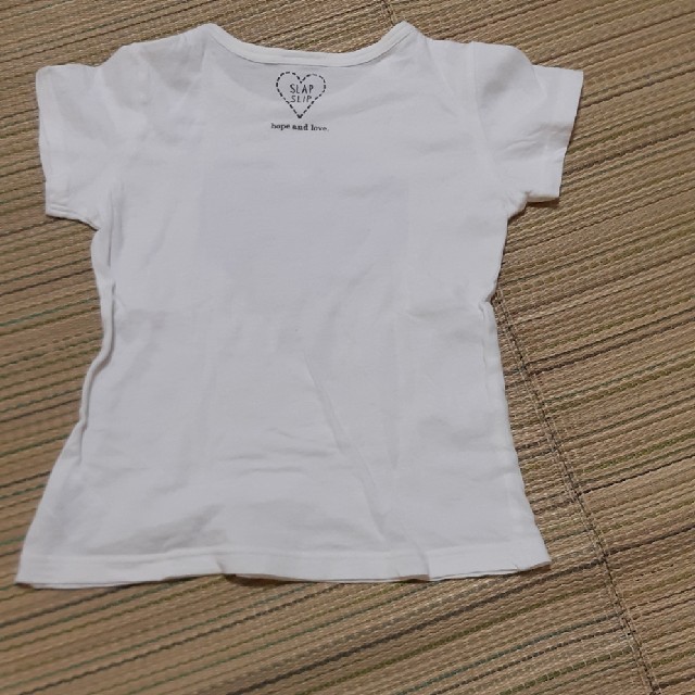 BeBe(ベベ)の半袖白Tシャツ110 キッズ/ベビー/マタニティのキッズ服女の子用(90cm~)(Tシャツ/カットソー)の商品写真