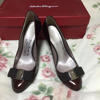 フェラガモ(Ferragamo)のフェラガモ リボンパンプス 美品(ハイヒール/パンプス)