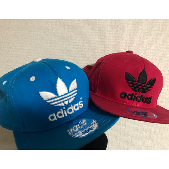 adidas(アディダス)の【やよ様 専用】adidas キャップ 青&赤 メンズの帽子(キャップ)の商品写真