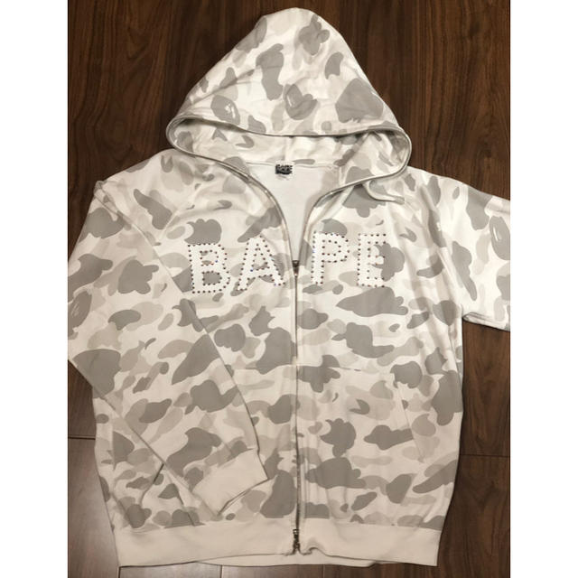 A BATHING APE(アベイシングエイプ)のちゃ様専用　エイプ ラインストーンパーカー ロゴ メンズのトップス(パーカー)の商品写真