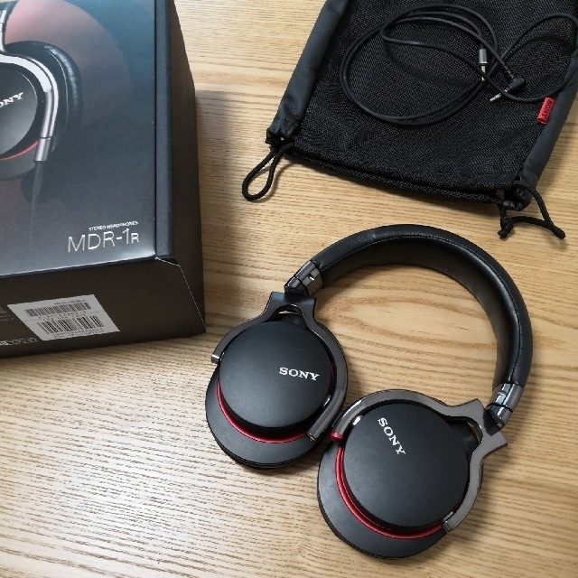 SONY(ソニー)のSONY　ヘッドホン　MDR-1R　ソニー　ハイレゾ スマホ/家電/カメラのオーディオ機器(ヘッドフォン/イヤフォン)の商品写真