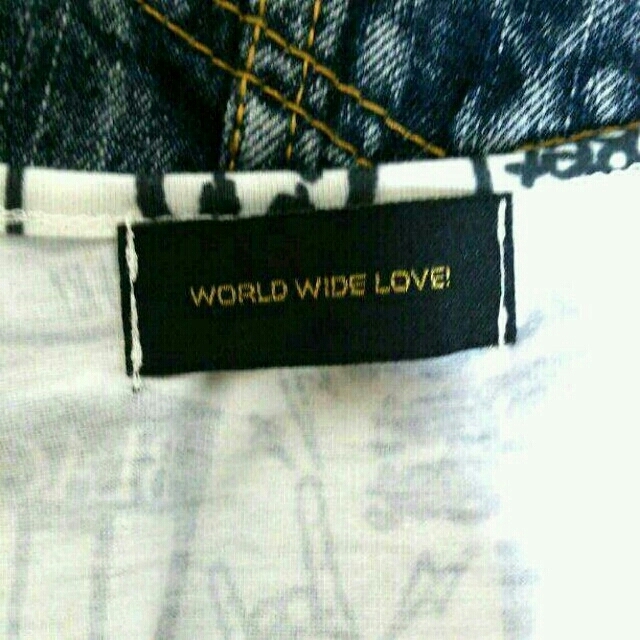 WORLD WIDE LOVE!(ワールドワイドラブ)のWORLD WIDO LOVE！ ワンピ レディースのワンピース(ひざ丈ワンピース)の商品写真