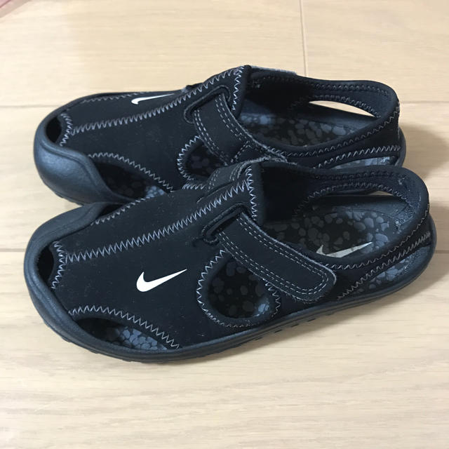 NIKE(ナイキ)のNIKE サンダル 18cm キッズ/ベビー/マタニティのキッズ靴/シューズ(15cm~)(サンダル)の商品写真