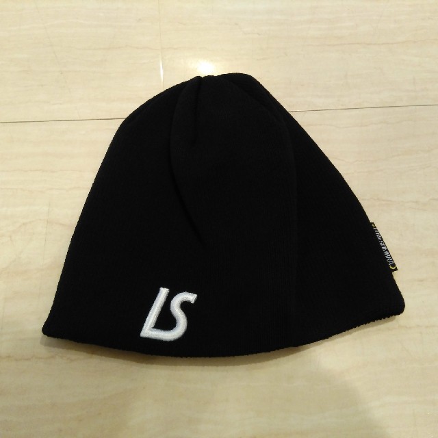 LUZ(ルース)の【新品未使用】ルースイソンブラ LUZeSOMBRA ニット帽 スポーツ/アウトドアのサッカー/フットサル(ウェア)の商品写真