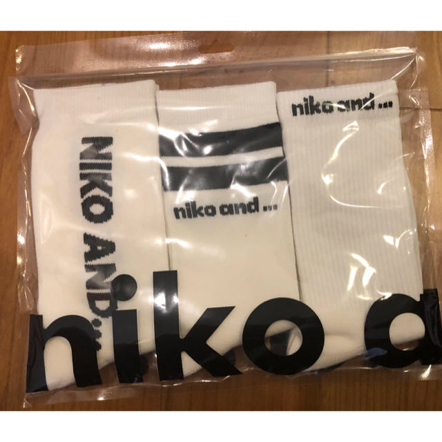 niko and...(ニコアンド)の新品 未開封 ニコアンド  ソックス 3足セット+ショッパー付 レディースのレッグウェア(ソックス)の商品写真