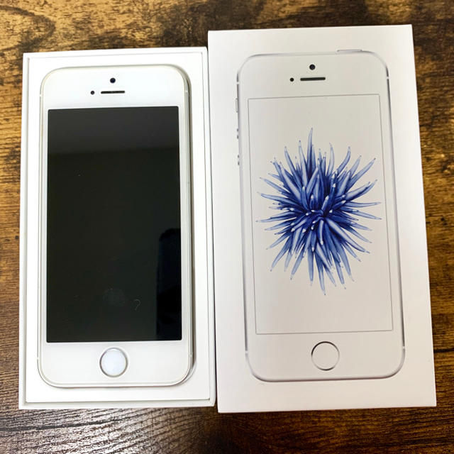 iPhone SE 32GB シルバー Simフリースマートフォン本体