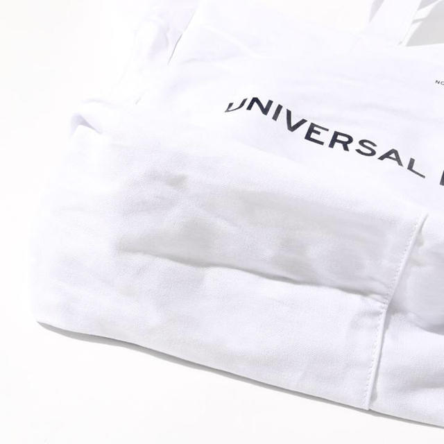 1LDK SELECT(ワンエルディーケーセレクト)のUNIVERSAL PRODUCTS  NEWS BAG 白 メンズのバッグ(トートバッグ)の商品写真