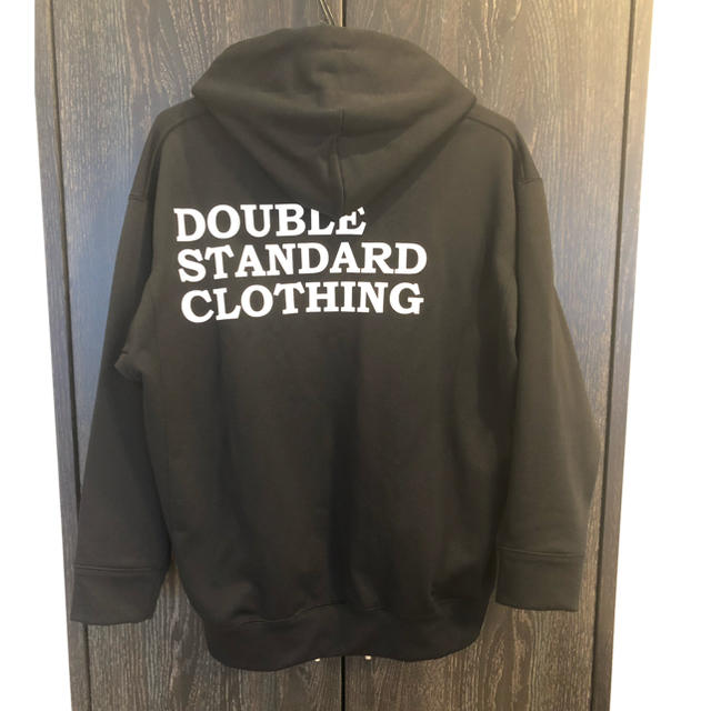 DOUBLE STANDARD CLOTHING(ダブルスタンダードクロージング)の新品タグ付き★今季セール前完売★ダブルスタンダードクロージング パーカー 黒 レディースのトップス(パーカー)の商品写真