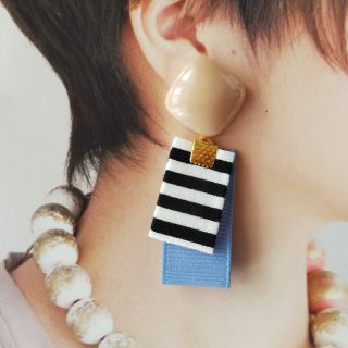 ザラ(ZARA)の◆ym＊様専用◆樹脂ピアス変更◆タッセルブルー×ボーダー◆(ピアス)