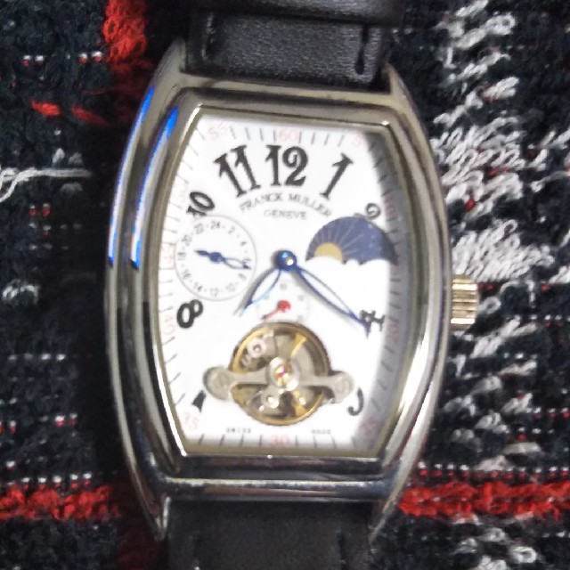 トゥノ−型自動巻腕時計