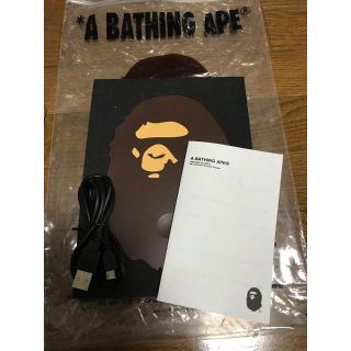 アベイシングエイプ(A BATHING APE)のA BATHING APE WIRELESS CHARGER 新品未使用　(バッテリー/充電器)