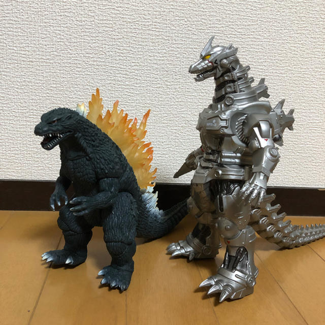ゴジラとメカゴジラ フィギュア エンタメ/ホビーのフィギュア(特撮)の商品写真