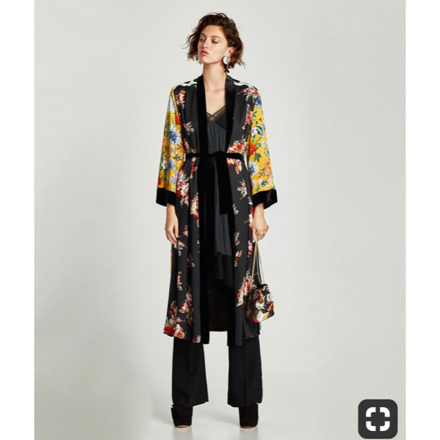 ZARA(ザラ)のZARA WOMAN ザラウーマン 花柄 ガウンコート レディースのジャケット/アウター(ガウンコート)の商品写真