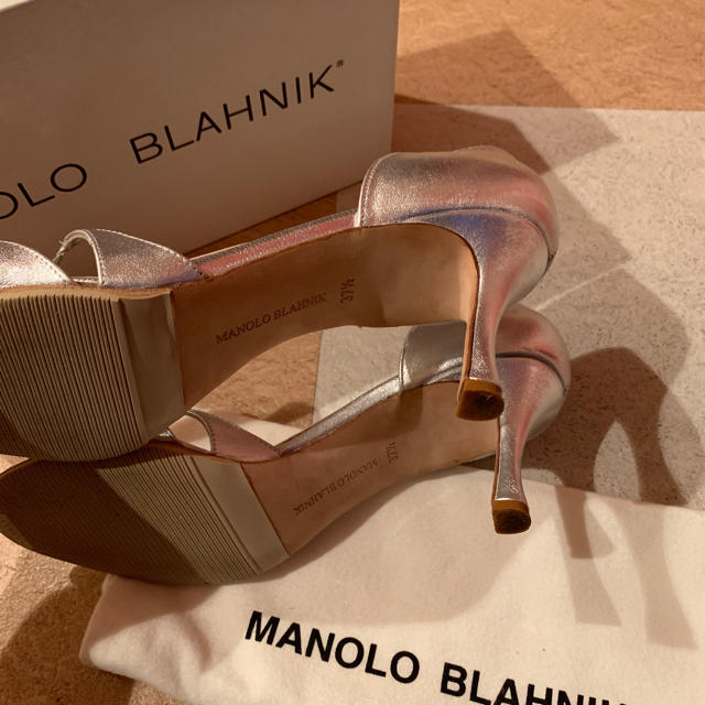 MANOLO BLAHNIK(マノロブラニク)の★★  もも0824様 専用  ★★ マノロブラニク  サンダル 37 2/1  レディースの靴/シューズ(サンダル)の商品写真