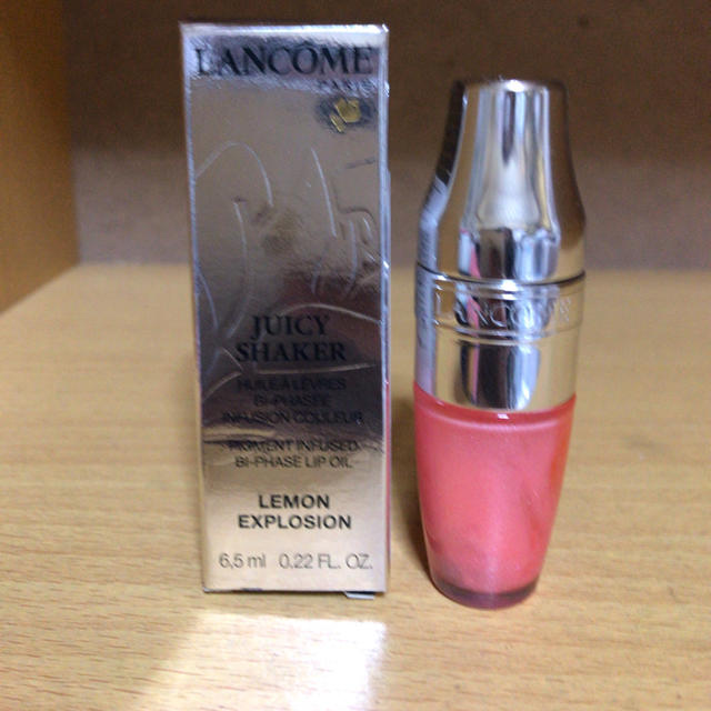 LANCOME(ランコム)の値下げ！1回のみ使用 ランコム ジューシーシェイカー #300 コスメ/美容のベースメイク/化粧品(リップグロス)の商品写真