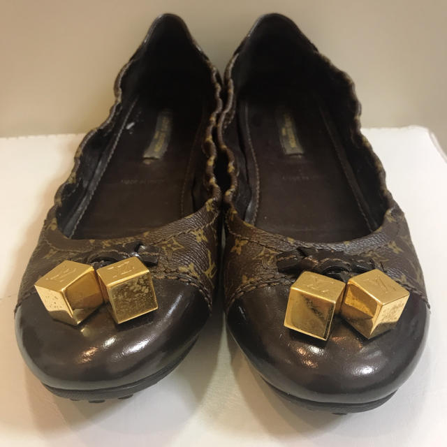LOUIS VUITTON(ルイヴィトン)のルイヴィトン モノグラムレザー パンプス レディースの靴/シューズ(ハイヒール/パンプス)の商品写真