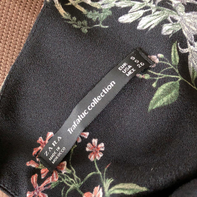 ZARA(ザラ)のZARA  ぺプラムトップス レディースのトップス(カットソー(長袖/七分))の商品写真