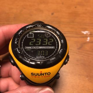 スント(SUUNTO)のSUUNTO VECTOR イエロー(腕時計(デジタル))