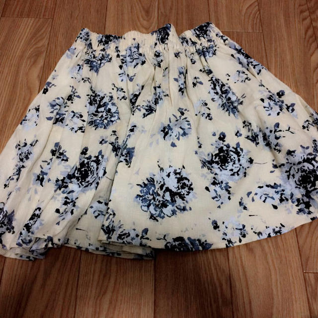 LOWRYS FARM(ローリーズファーム)の花柄 スカート レディースのスカート(ミニスカート)の商品写真