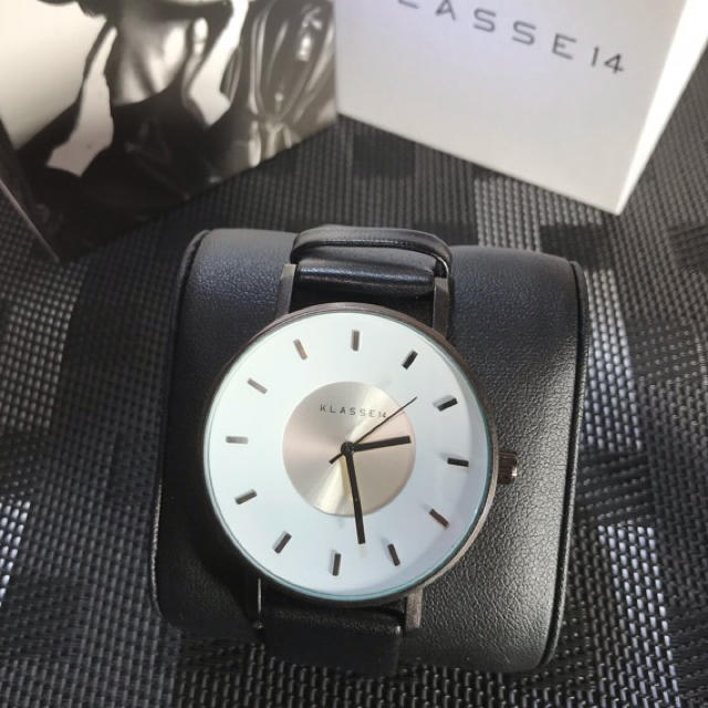 Daniel Wellington(ダニエルウェリントン)のklasse14 42㎜ ホワイト メンズ レディース 即購入ok メンズの時計(腕時計(アナログ))の商品写真
