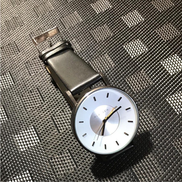 Daniel Wellington(ダニエルウェリントン)のklasse14 42㎜ ホワイト メンズ レディース 即購入ok メンズの時計(腕時計(アナログ))の商品写真