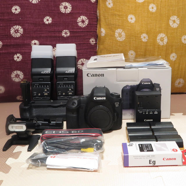 卸し売り購入 Canon - ボディ+ストロボ・バッテリーグリップ 6D 美品 卸し売り購入 Canon - ボディ+ストロボ・バッテリーグリップ 6D 美品