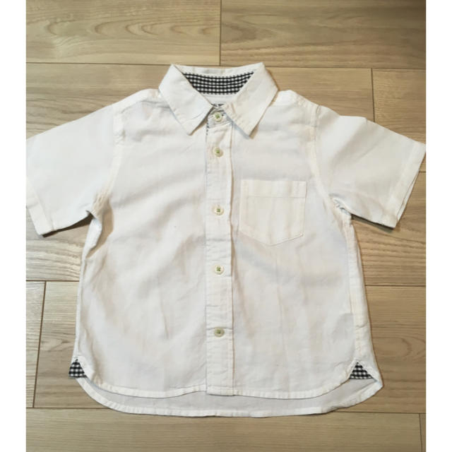 GLOBAL WORK(グローバルワーク)の半袖白シャツ100 キッズ/ベビー/マタニティのキッズ服男の子用(90cm~)(Tシャツ/カットソー)の商品写真