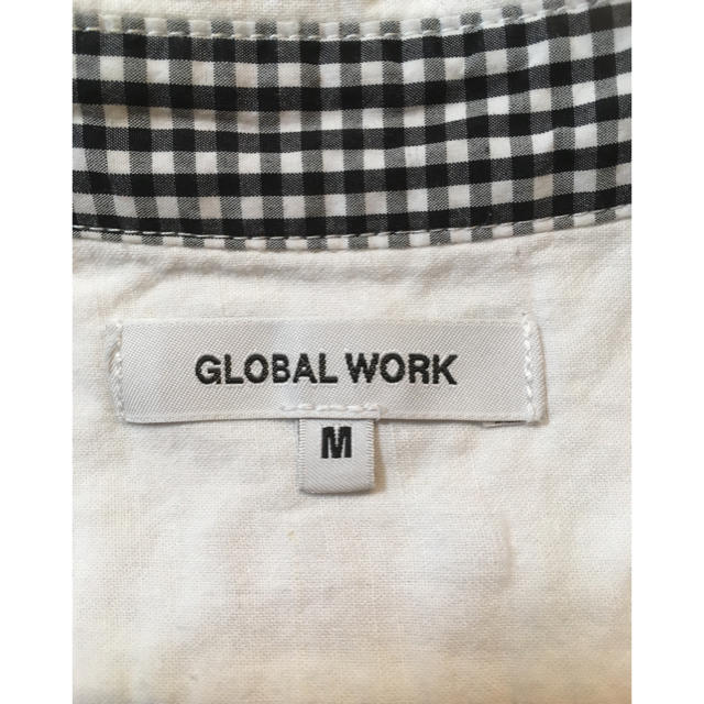 GLOBAL WORK(グローバルワーク)の半袖白シャツ100 キッズ/ベビー/マタニティのキッズ服男の子用(90cm~)(Tシャツ/カットソー)の商品写真