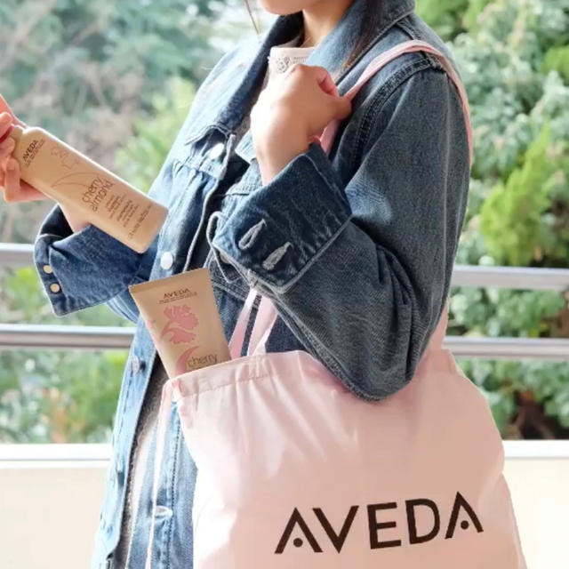AVEDA(アヴェダ)のAVEDA トートバック サンプル コスメ/美容のキット/セット(サンプル/トライアルキット)の商品写真