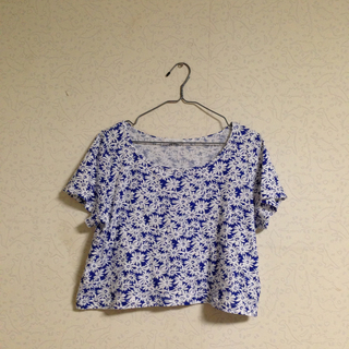 ローリーズファーム(LOWRYS FARM)の花柄Tシャツ(Tシャツ(半袖/袖なし))