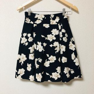 マジェスティックレゴン(MAJESTIC LEGON)のmajesticlegon ◎ 花柄スカートパンツ(ひざ丈スカート)