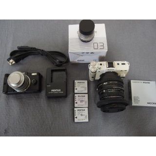 ペンタックス(PENTAX)のPENTAX Q (ブラック）01＋03レンズ付き　美品(ミラーレス一眼)