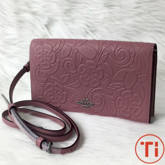 Coach Foldover Crossbody Clutch クラッチクラッチバッグ