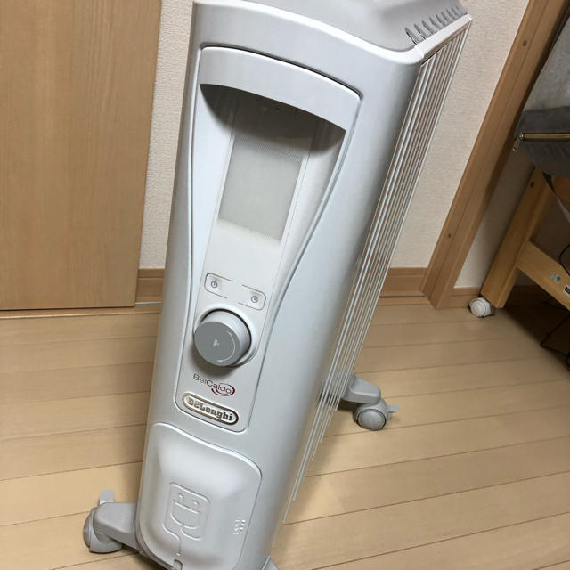 DeLonghi(デロンギ)のデロンギオイルヒーター スマホ/家電/カメラの冷暖房/空調(オイルヒーター)の商品写真